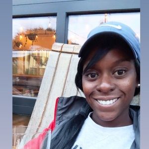 Meet your Posher, Laci